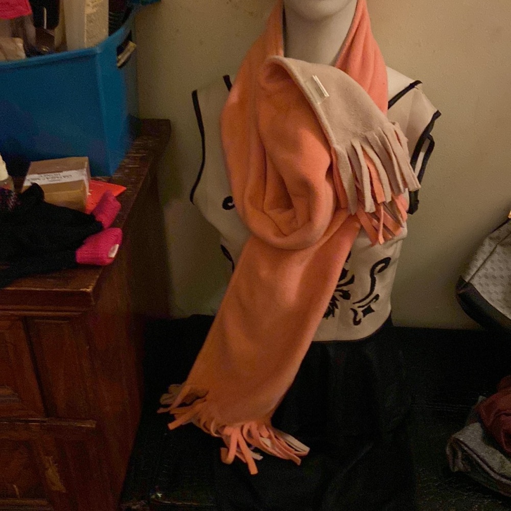 Reversible hat and scarf fleece one size